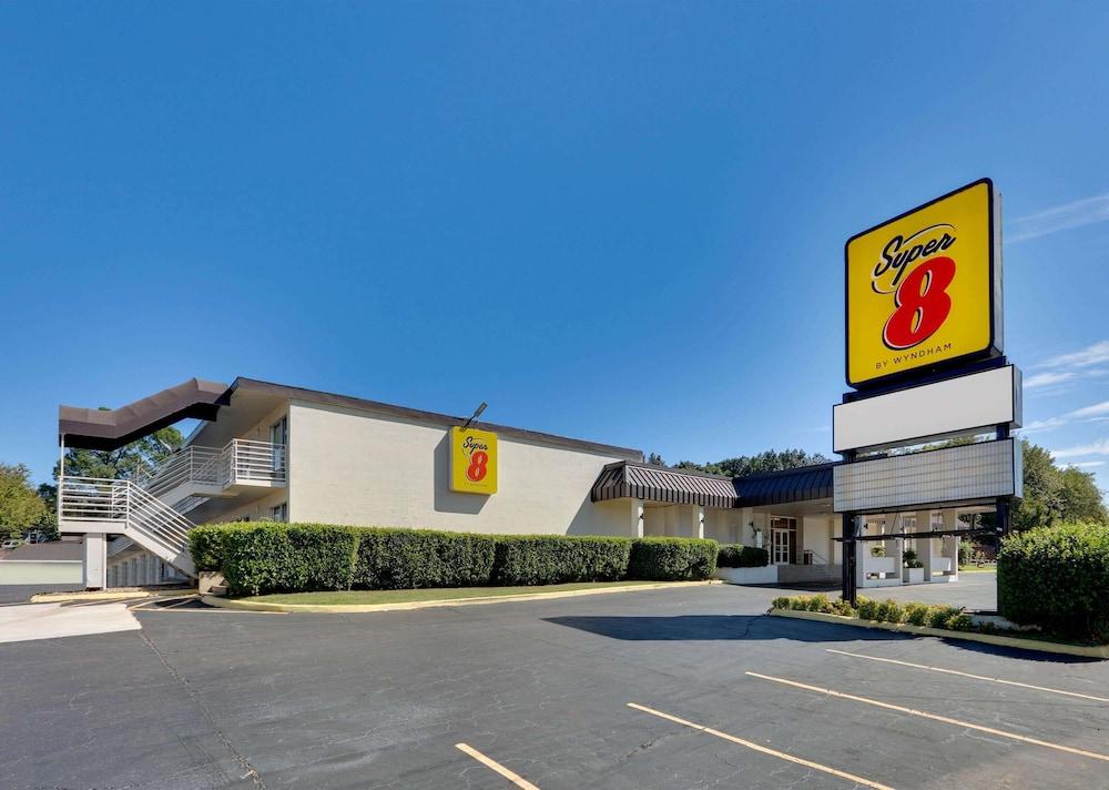 Super 8 by Wyndham Fort Smith photo 1