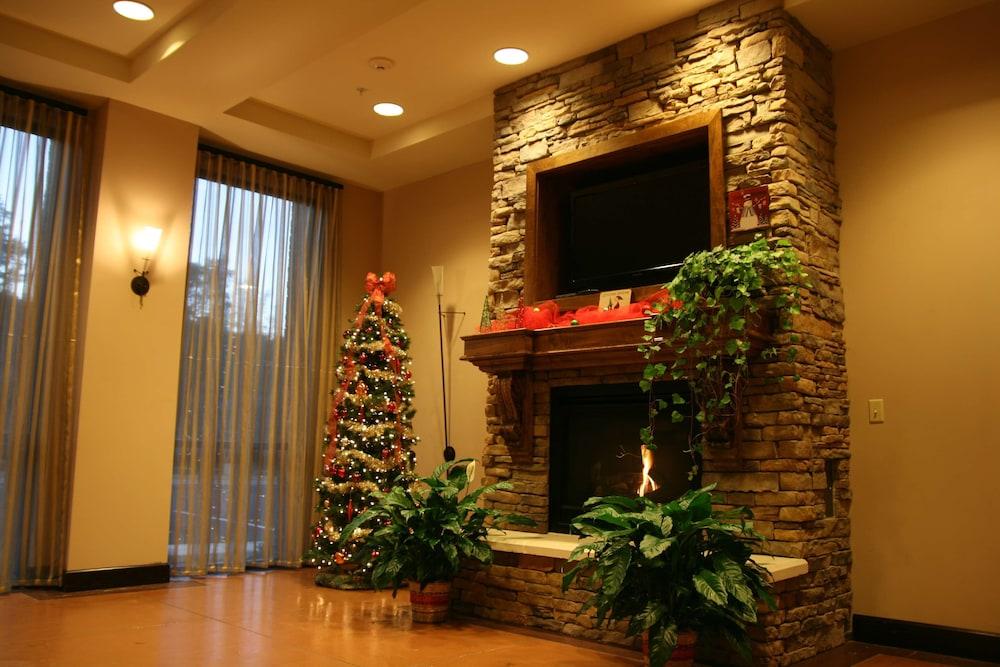 Hampton Inn Jacksonville-Anniston Area photo 53