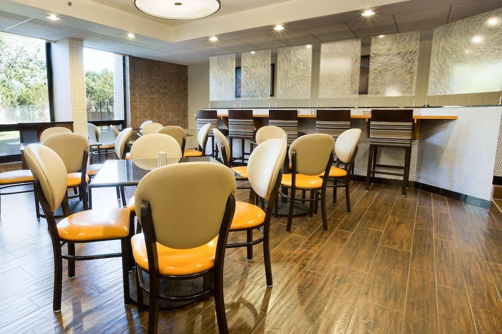 Drury Inn & Suites Austin North photo 22