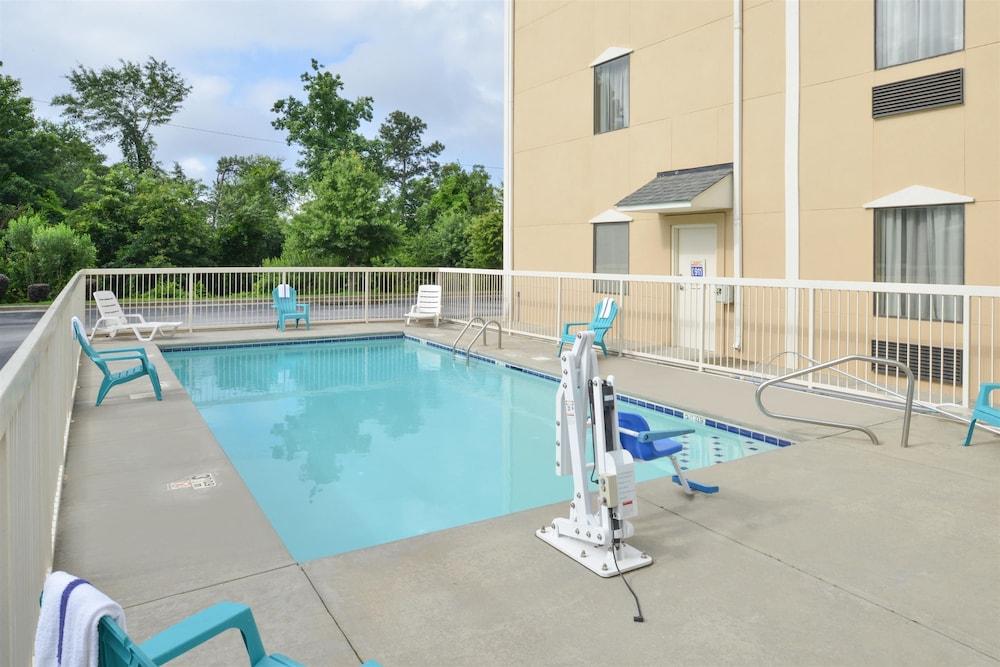 Baymont by Wyndham Grovetown Augusta photo 30