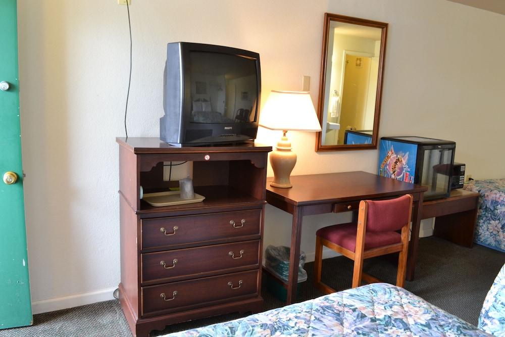 Budget Inn photo 18