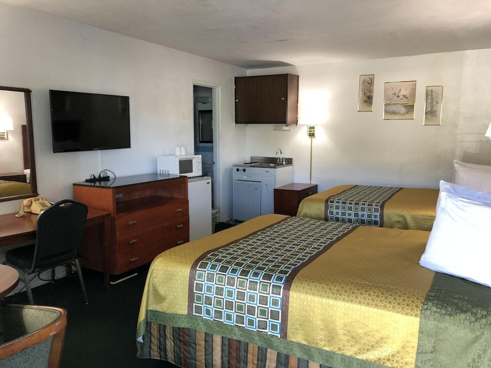 Best Budget Inn photo 15