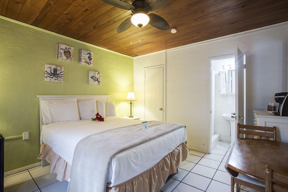 Island Breeze Inn photo 14
