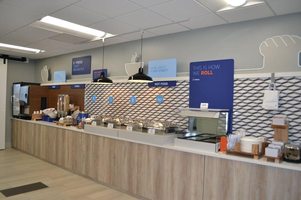 Holiday Inn Express Tallahassee University Central by IHG photo 31