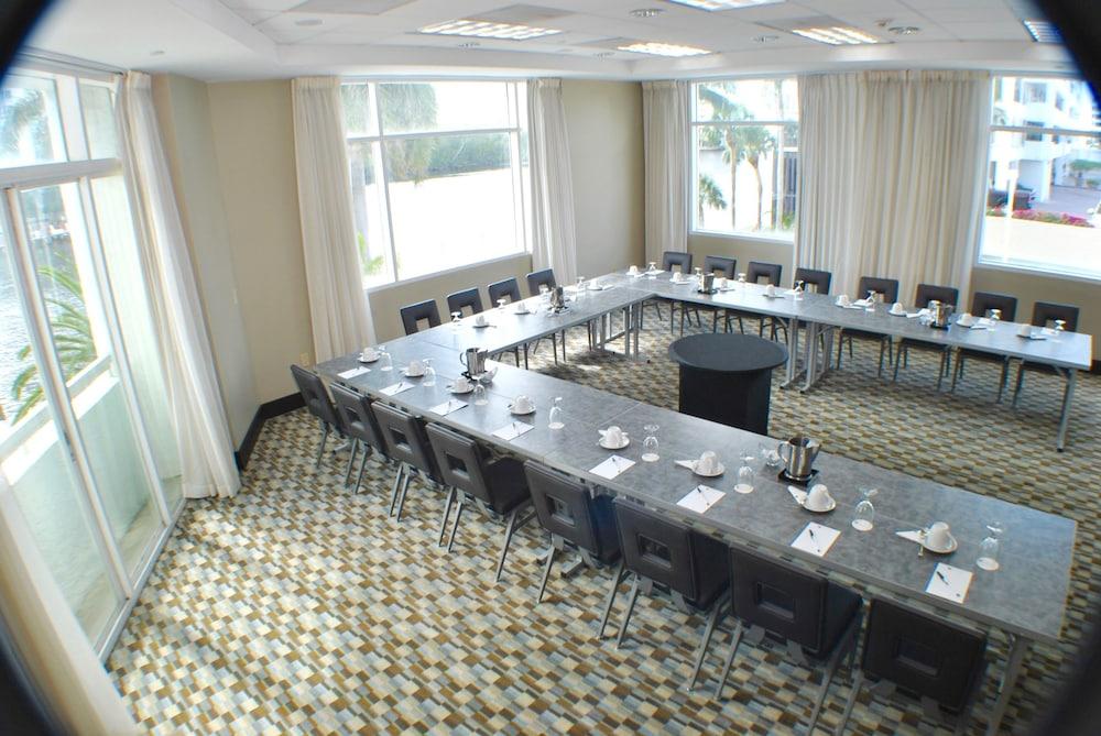 GALLERYone- A DoubleTree Suites by Hilton Hotel photo 22