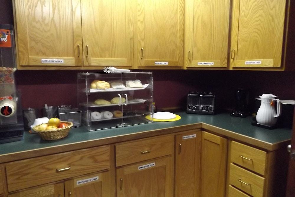 Nisswa Hotel and Suites photo 26