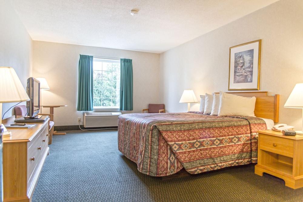 Ameriway Inn and Suites photo 11
