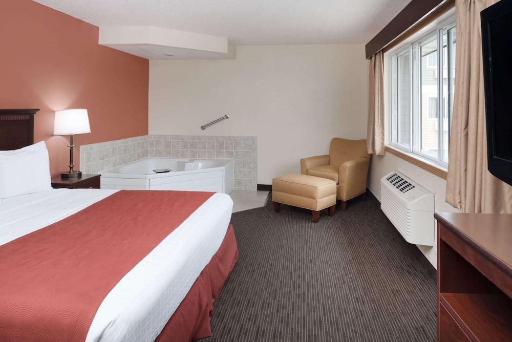 AmericInn by Wyndham Valley City - Conference Center photo 9