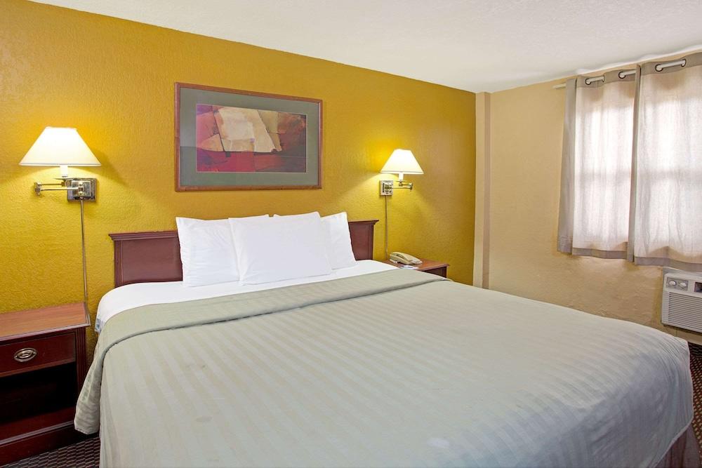 Travelodge by Wyndham Fort Lauderdale photo 6