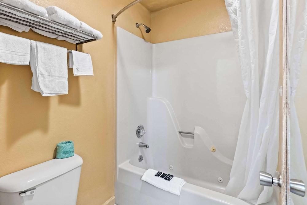 Americas Best Value Inn Athens, TN photo 18