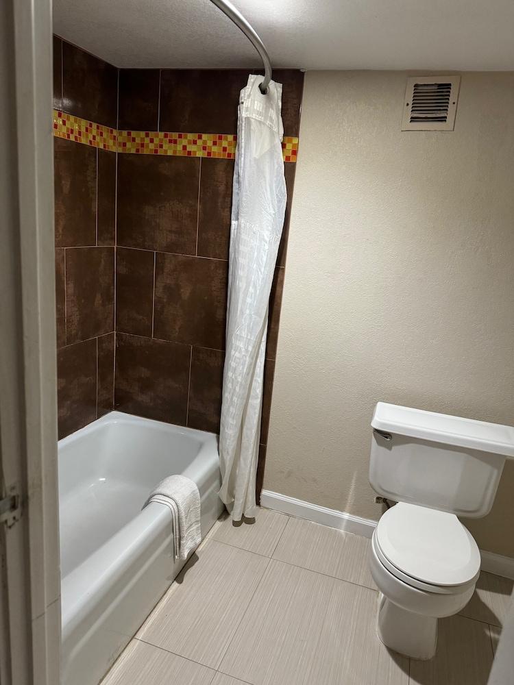 Americas Best Value Inn Marshall photo 11