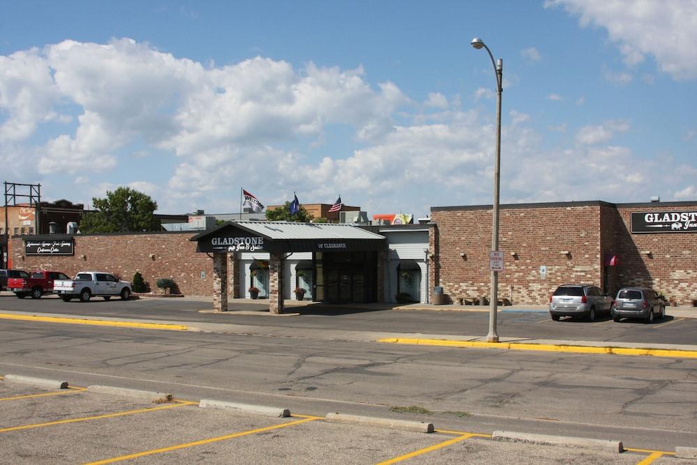 Gladstone Inn & Suites photo 26