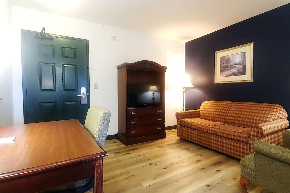 Wingate by Wyndham Youngstown/Austintown photo 11