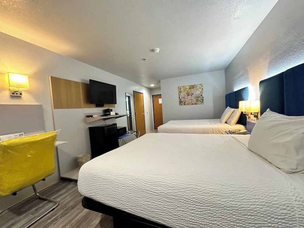 Microtel Inn by Wyndham Gallup photo 12
