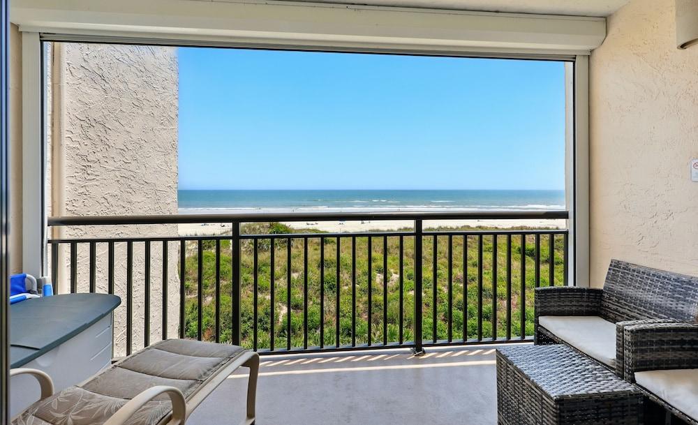 Beacher's Lodge Oceanfront Suites photo 48