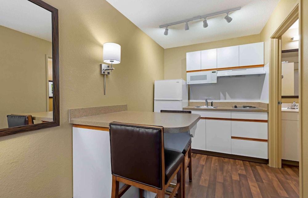 Extended Stay America Suites Washington DC Falls Church photo 7