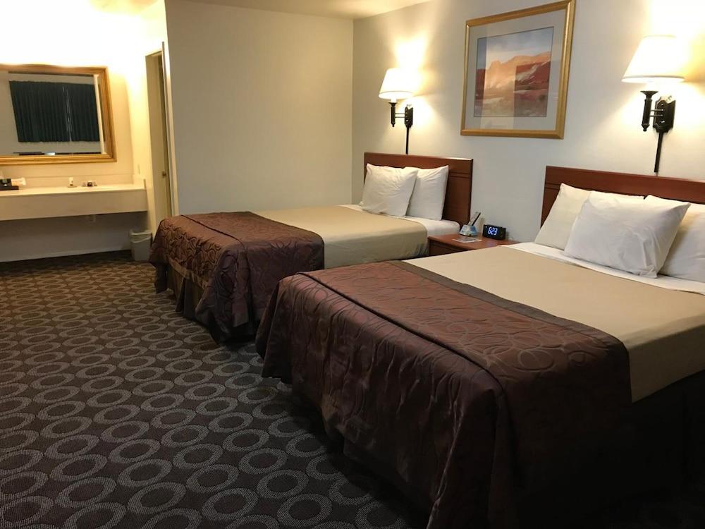 Canyonlands Motor Inn photo 29