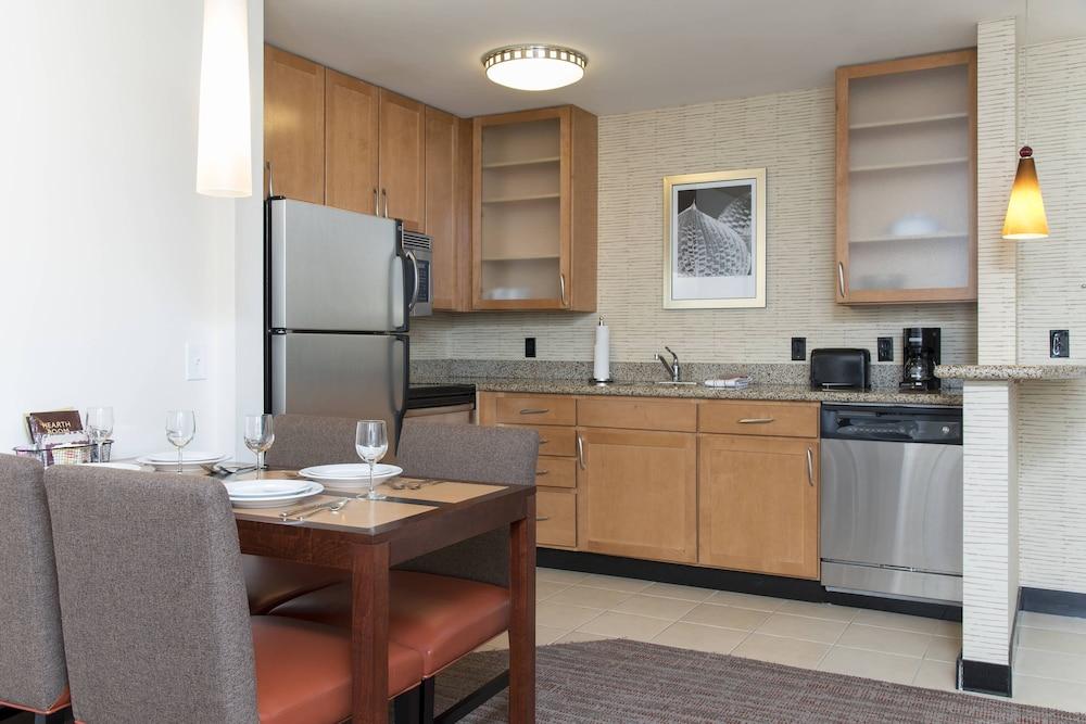 Residence Inn Marriott Moline photo 13