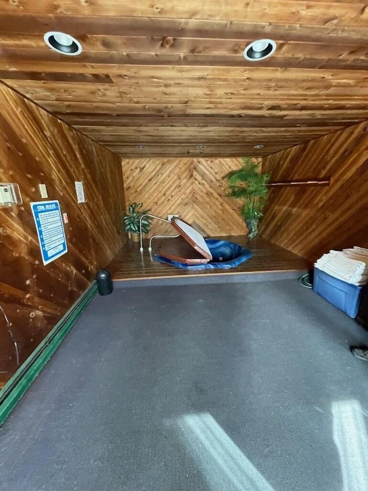 Gale River Motel photo 49