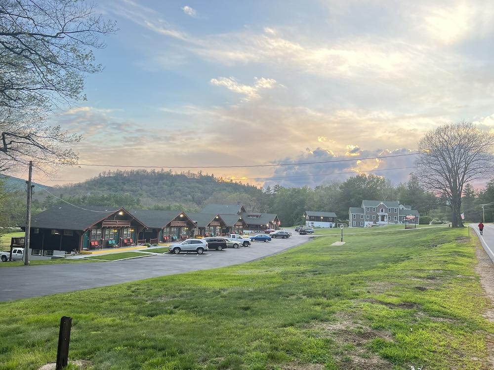 Swiss Chalets Village Inn photo 43