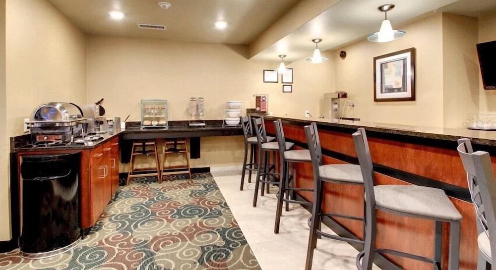 Cobblestone Inn & Suites - Altamont photo 12