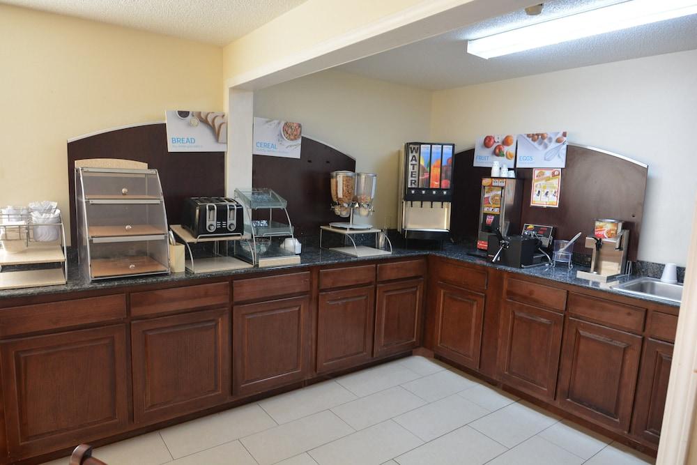 Jameson Inn - Hazlehurst photo 36