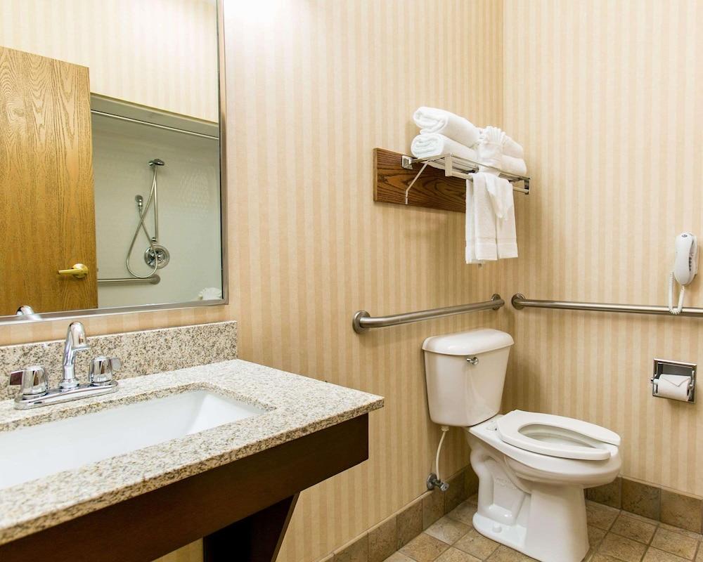 Comfort Inn Warrensburg Station photo 27