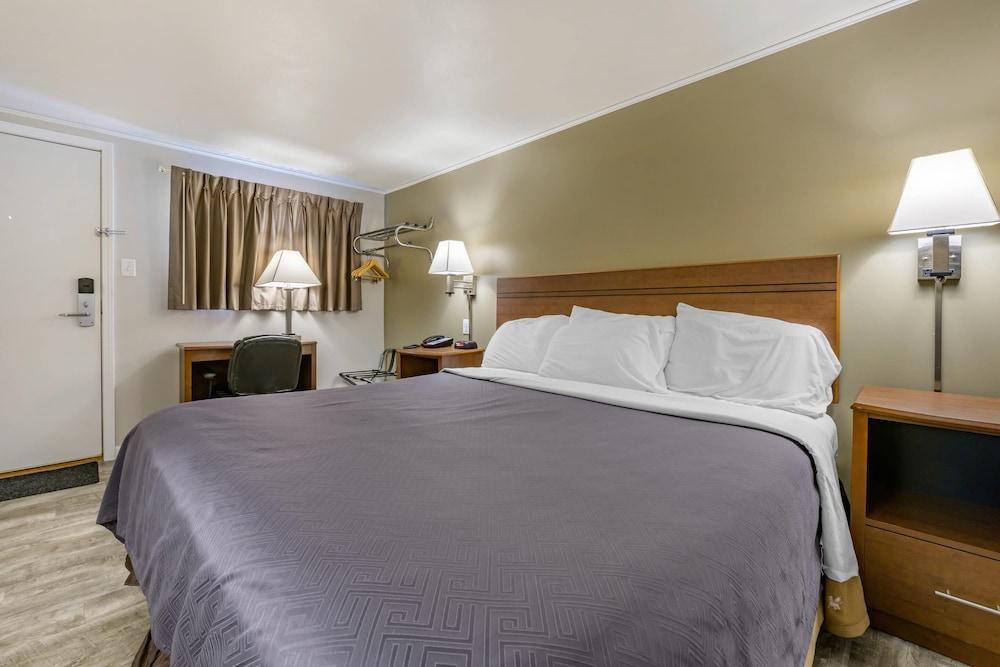 Econo Lodge Bellefonte I-99 photo 28