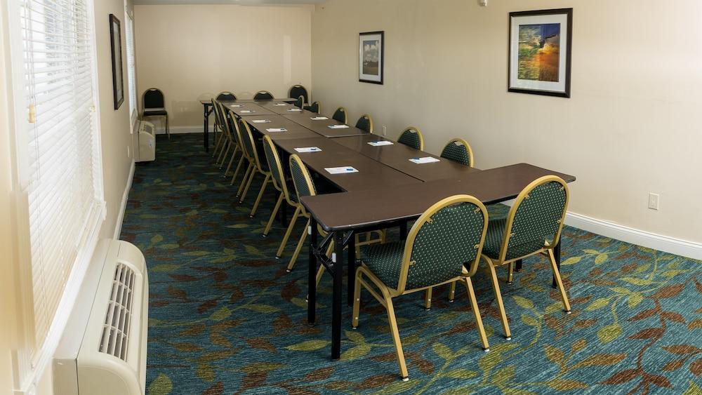 Candlewood Suites St. Joseph / Benton Harbor by IHG photo 8
