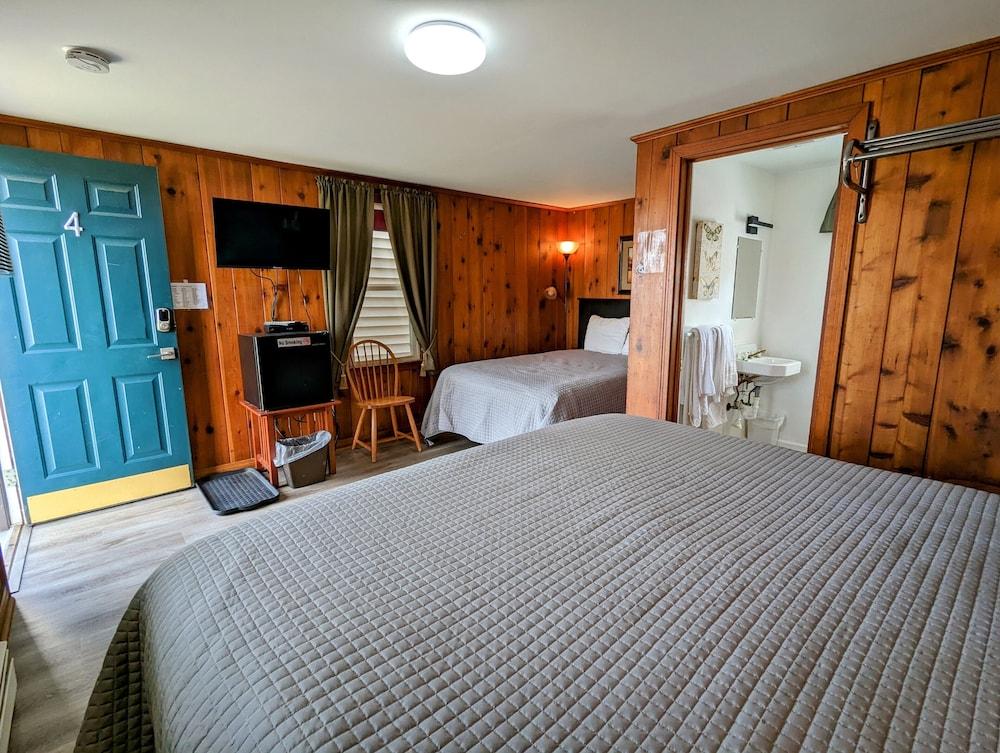 Riverside Motel photo 12
