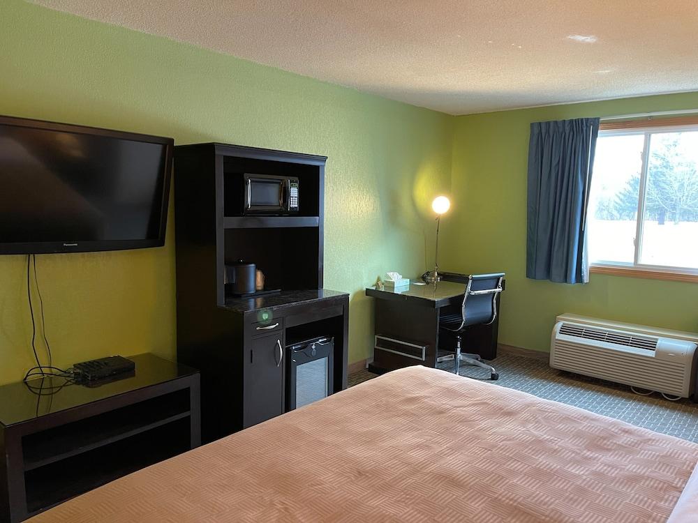 Clarion Inn photo 29