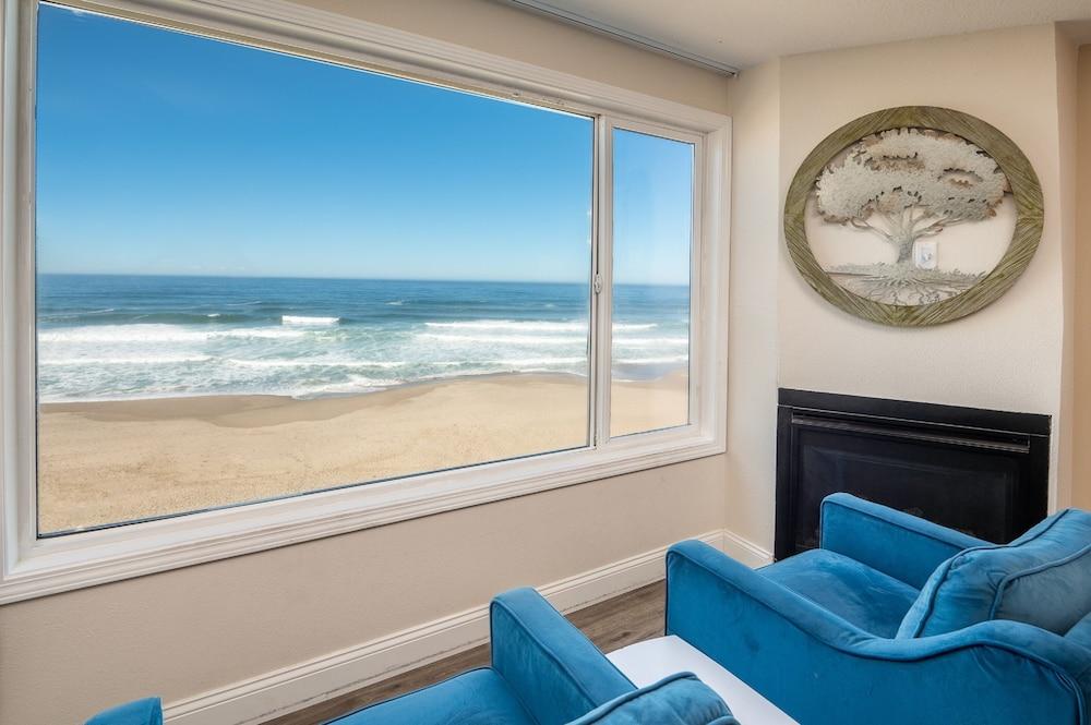 Sailor Jack's Oceanfront Inn photo 47