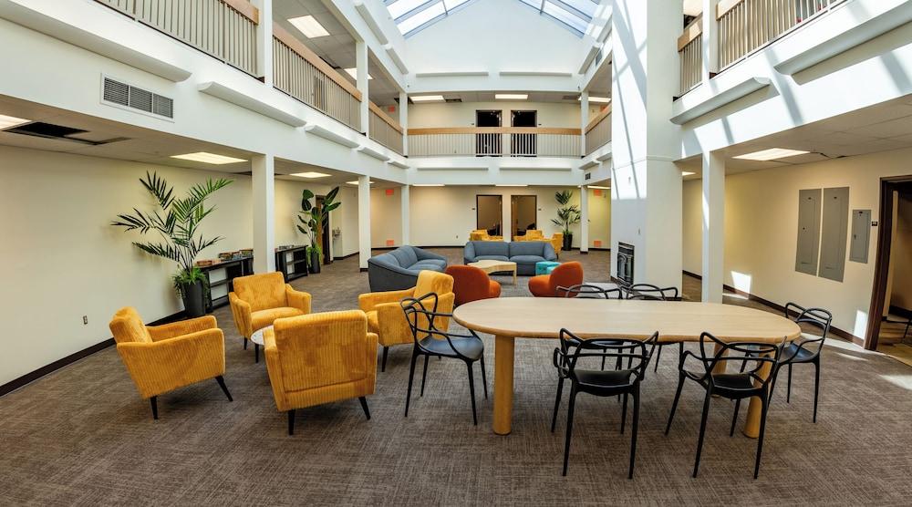 Brewster Hall photo 5