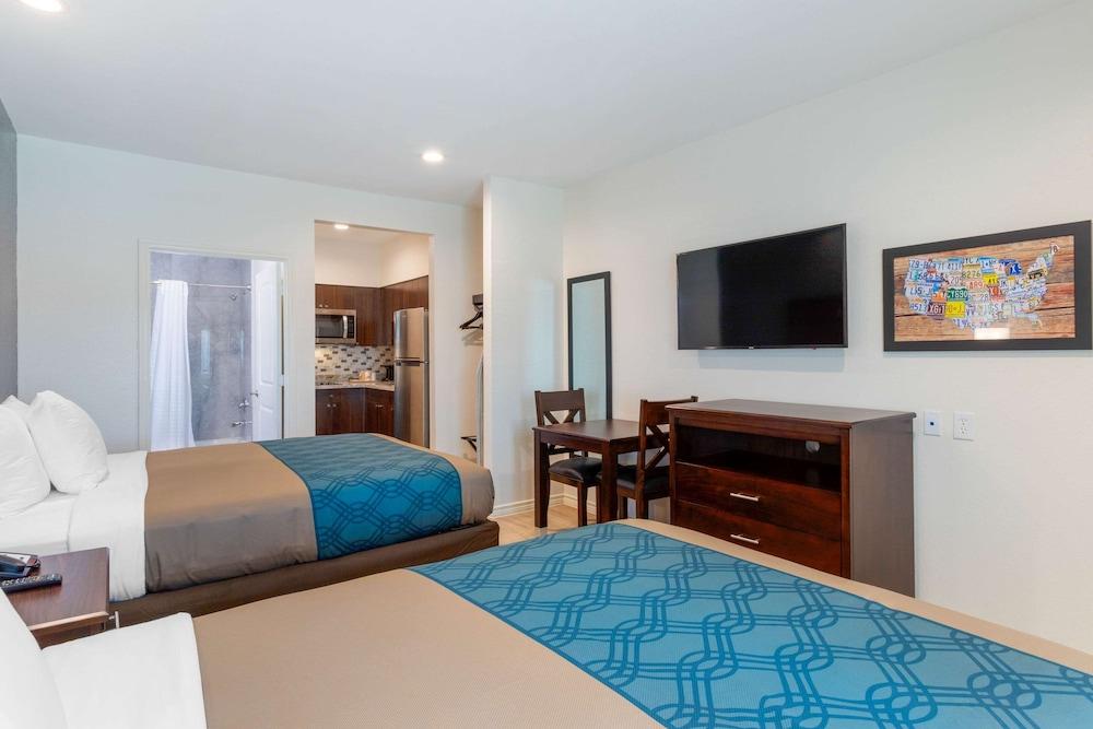 Econo Lodge Houston Northwest - Cypress photo 18