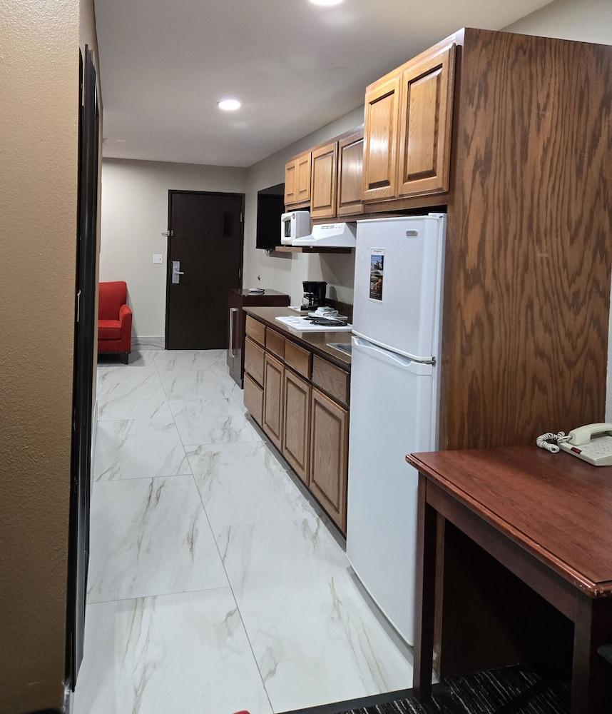 Town House Extended Stay Hotel Downtown photo 13