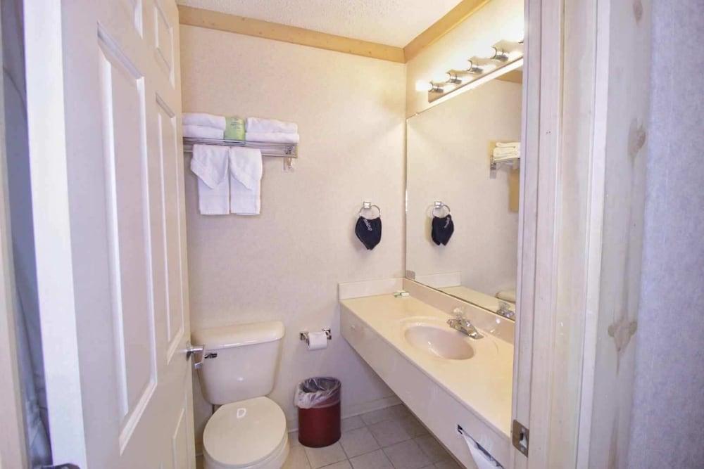 Paddle Wheel Inn photo 28