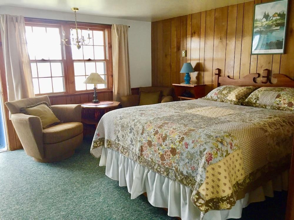 Moody's Motel & Cottages photo 52