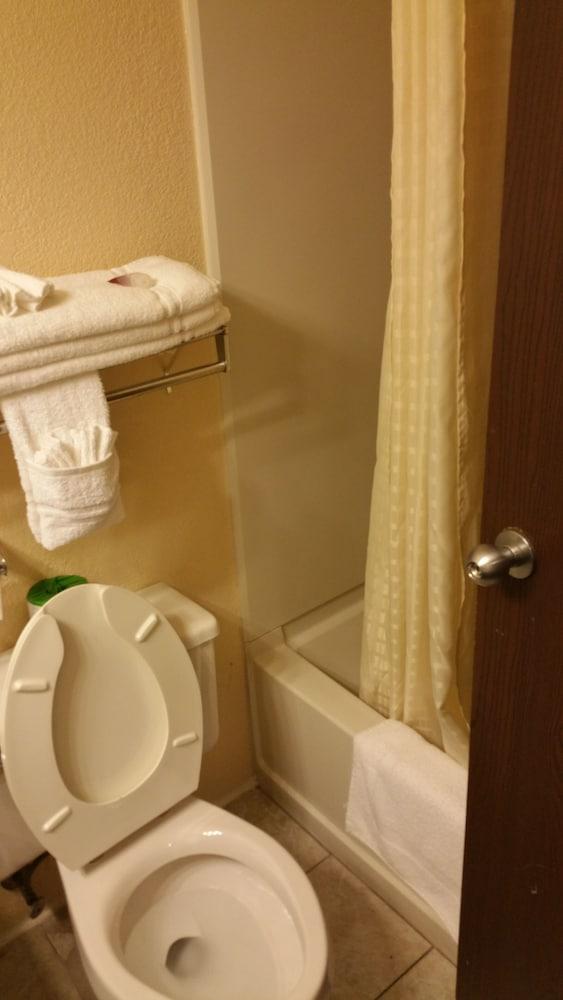 Americourt Hotel photo 33