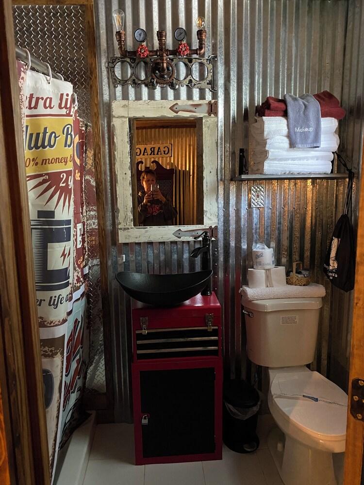 Dusty Boots Motel photo 38