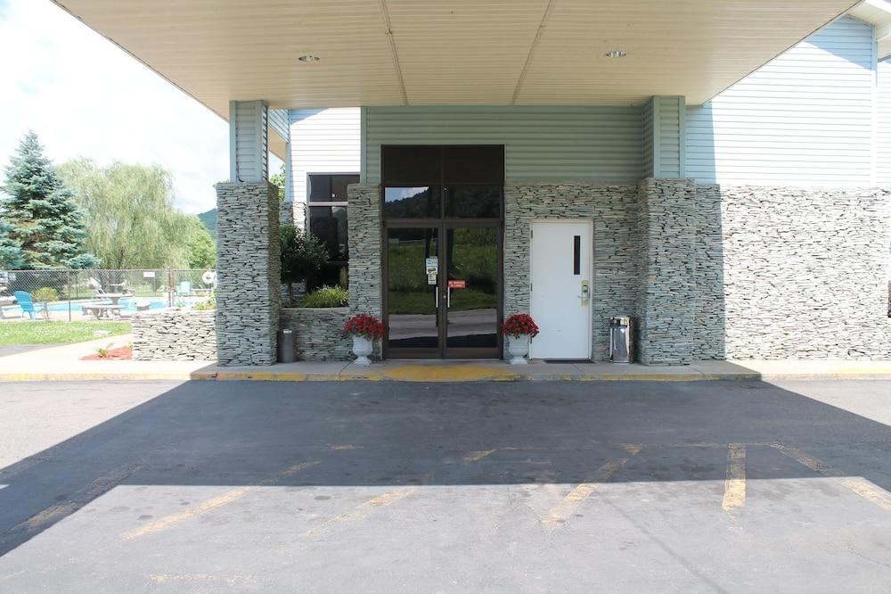Americourt Hotel photo 41