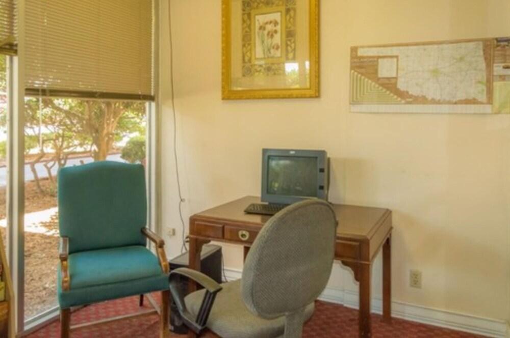 Executive Inn Hotel & Conference Centre photo 19
