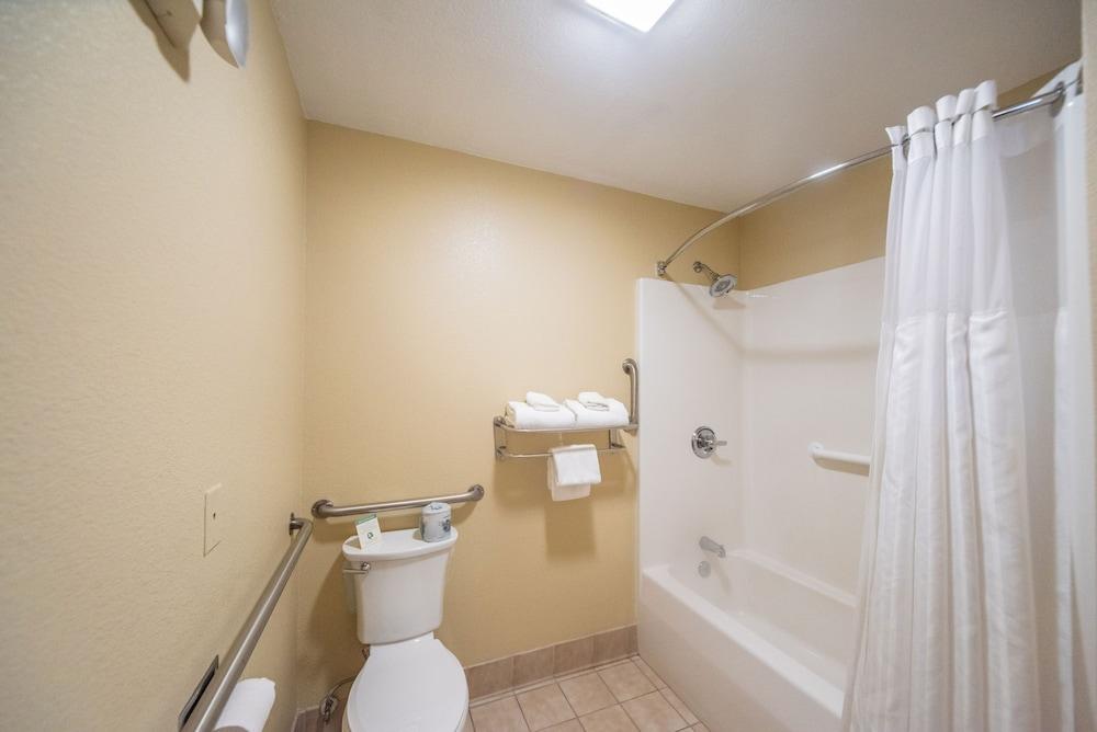 Relax Inn & Suites photo 46
