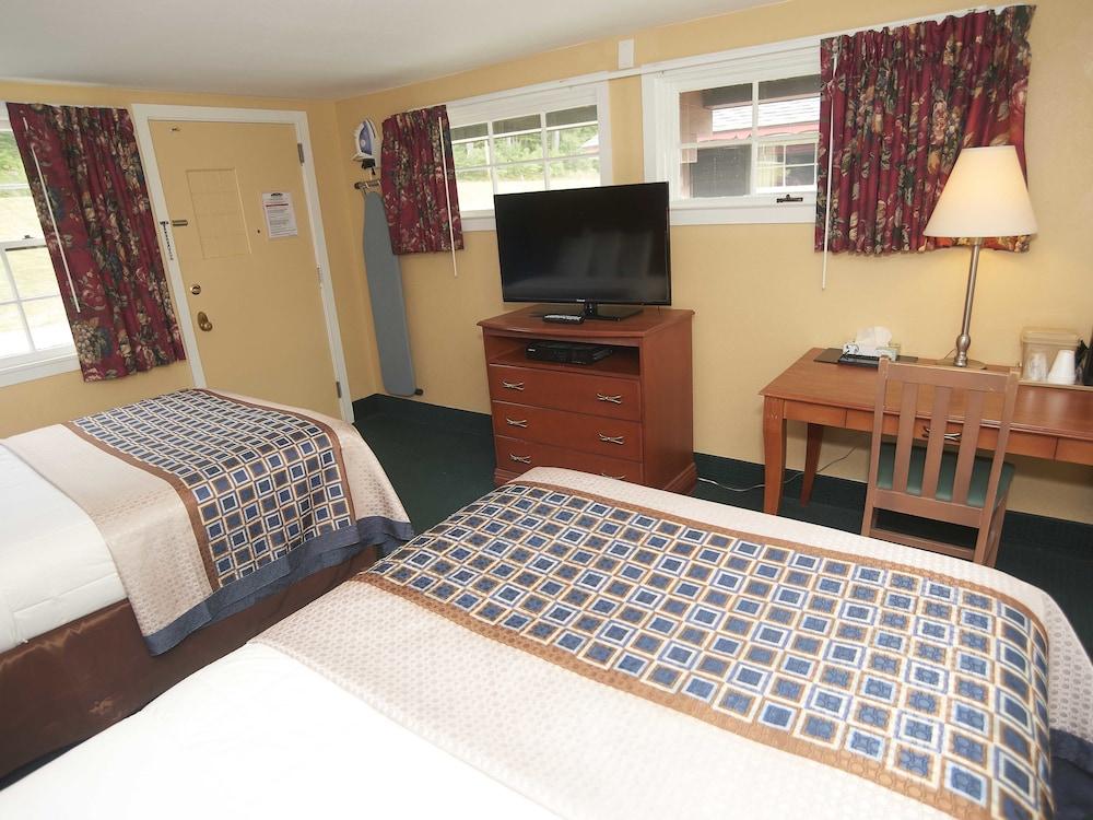 Swiss Chalets Village Inn photo 16