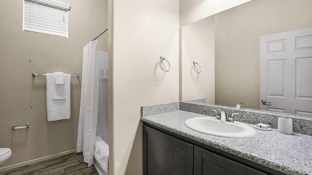Bradenton Apartments by Landing photo 14