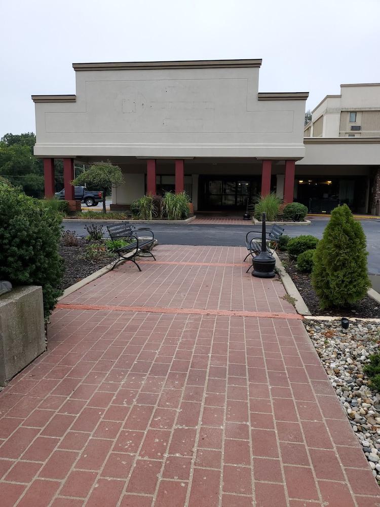 Pine Lake Resort and Banquets photo 1