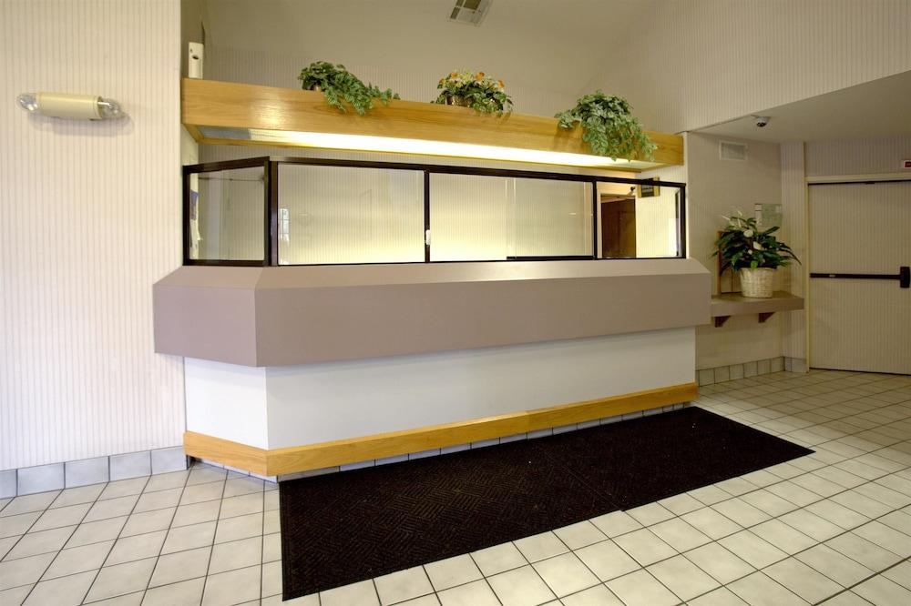 Americas Best Value Inn Addison Dallas photo 5
