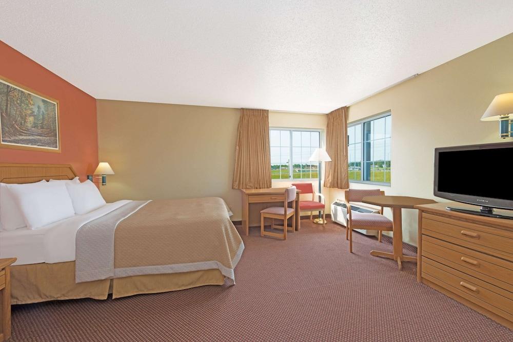 Days Inn by Wyndham Cameron photo 4