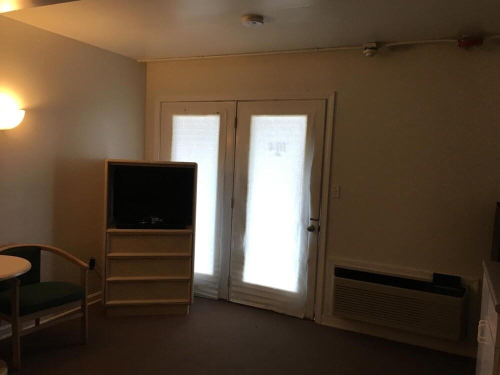 Point 1 Motel photo 15