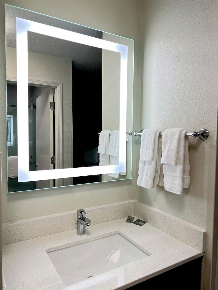 Sleep Inn & Suites Wisconsin Dells - Lake Delton photo 21