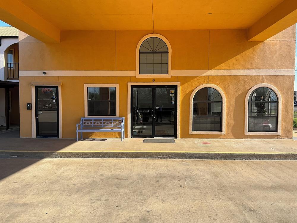 Executive inn & Suites photo 24
